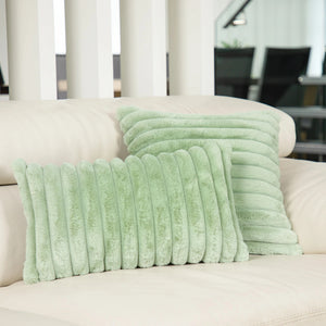 Coussin 12 x 20 po en fausse fourrure - Raya