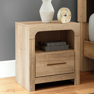 Table de chevet à 1 tiroir en bois/MDF tan avec ports USB intégrés - Kinlanni
