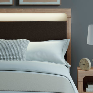 Lit complet avec tête rembourrée en tissu brun et bois/MDF beige Grand / Très grand - Kinlanni
