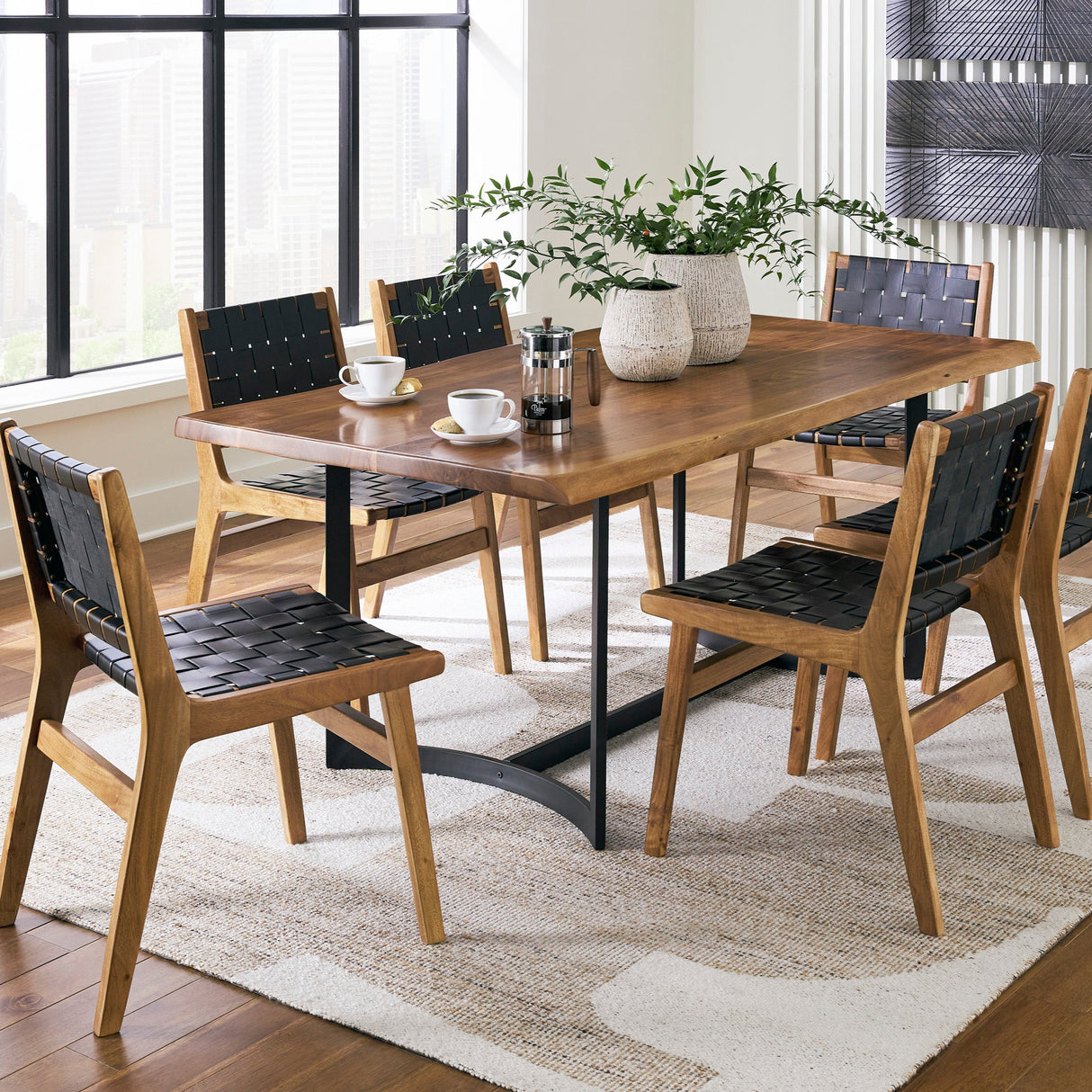 Ensemble de salle à manger avec 6 chaises en sangles de cuir noir - Fortmaine