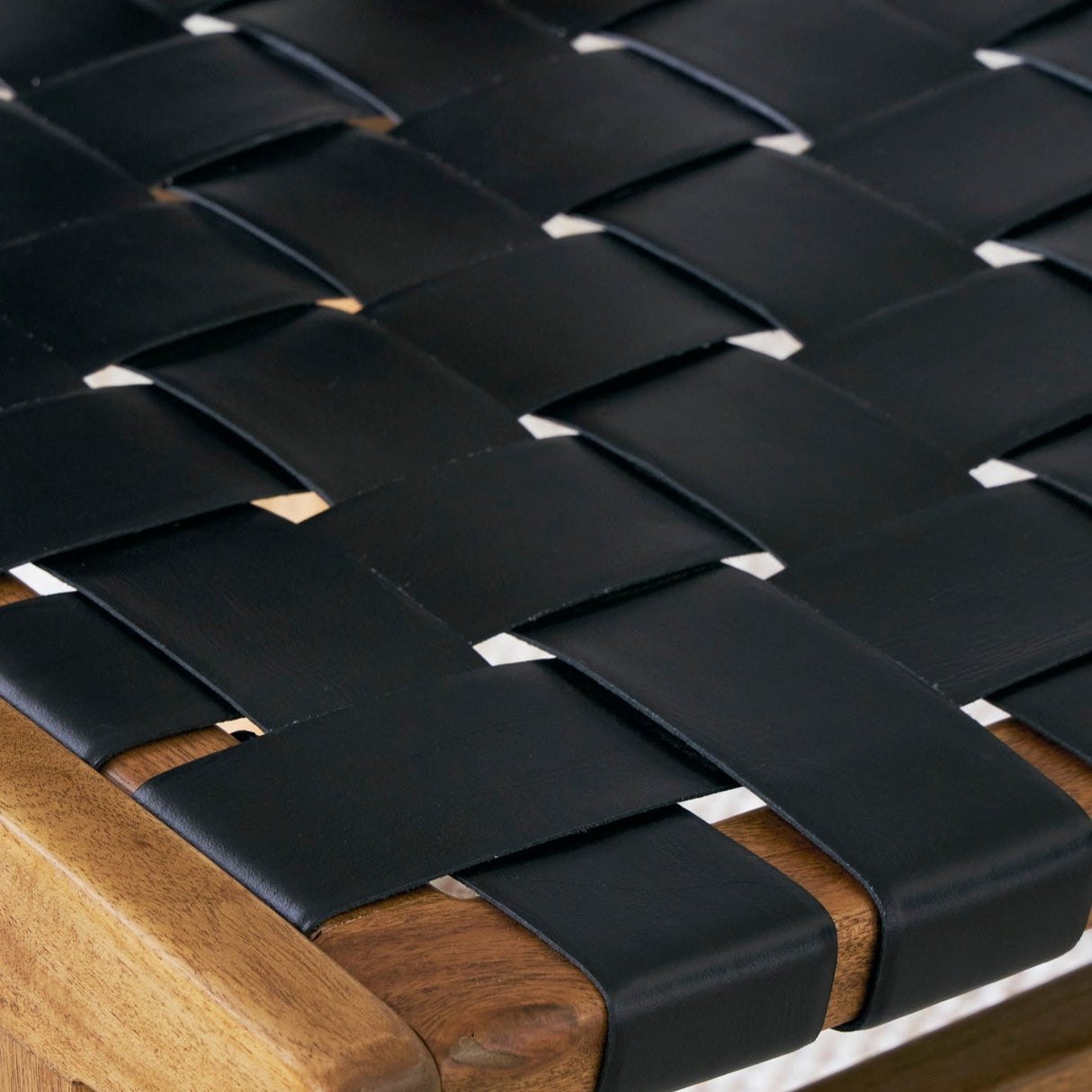 Ensemble de salle à manger avec 6 chaises en sangles de cuir noir - Fortmaine