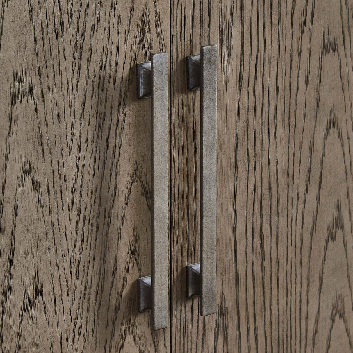 Buffet en bois gris avec 4 portes - Chrestner