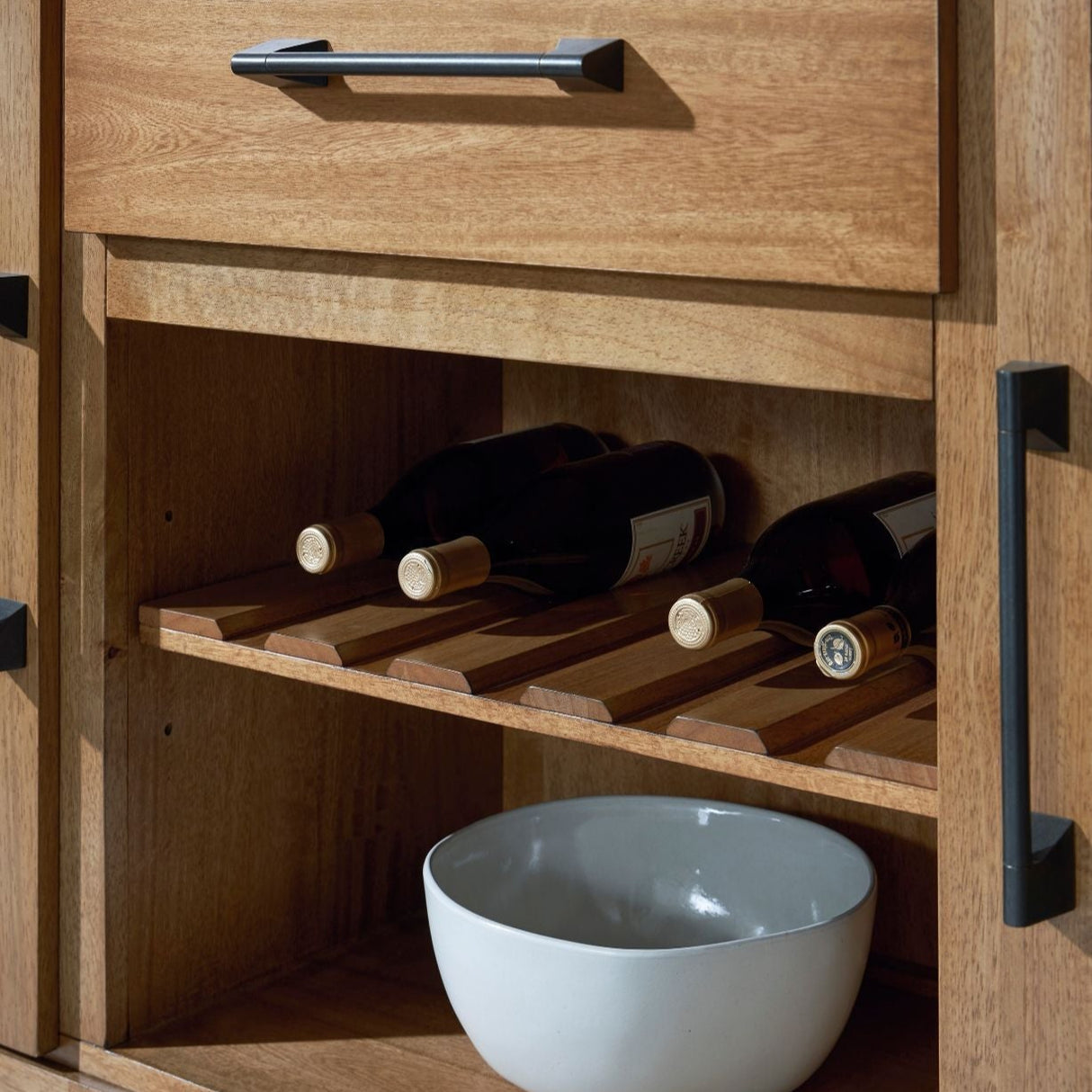 Buffet en bois brun clair avec 2 portes et 1 tiroir - Sherbana
