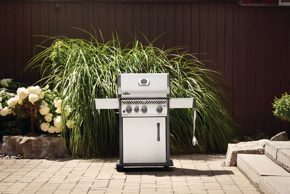 Picture of Rogue® XT 425 Propane BBQ - 51 000 BTU