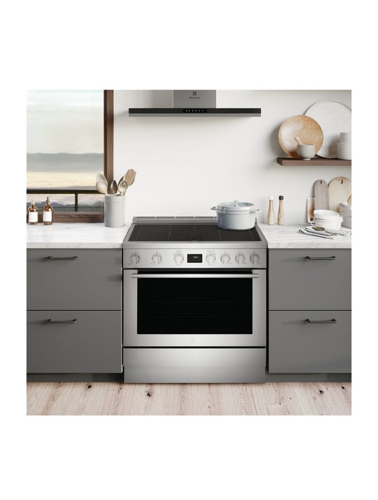 Cuisinière à induction autoportante 36 po. 4,4 pi³ avec convection Electrolux ECFI3668AS