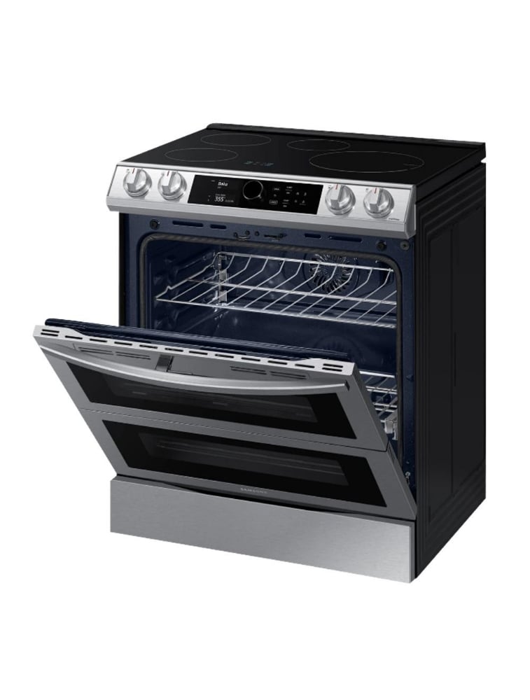 Cuisinière à induction encastrable 30 po. 6,3 pi³ avec convection Samsung NE63T8951SS/AC