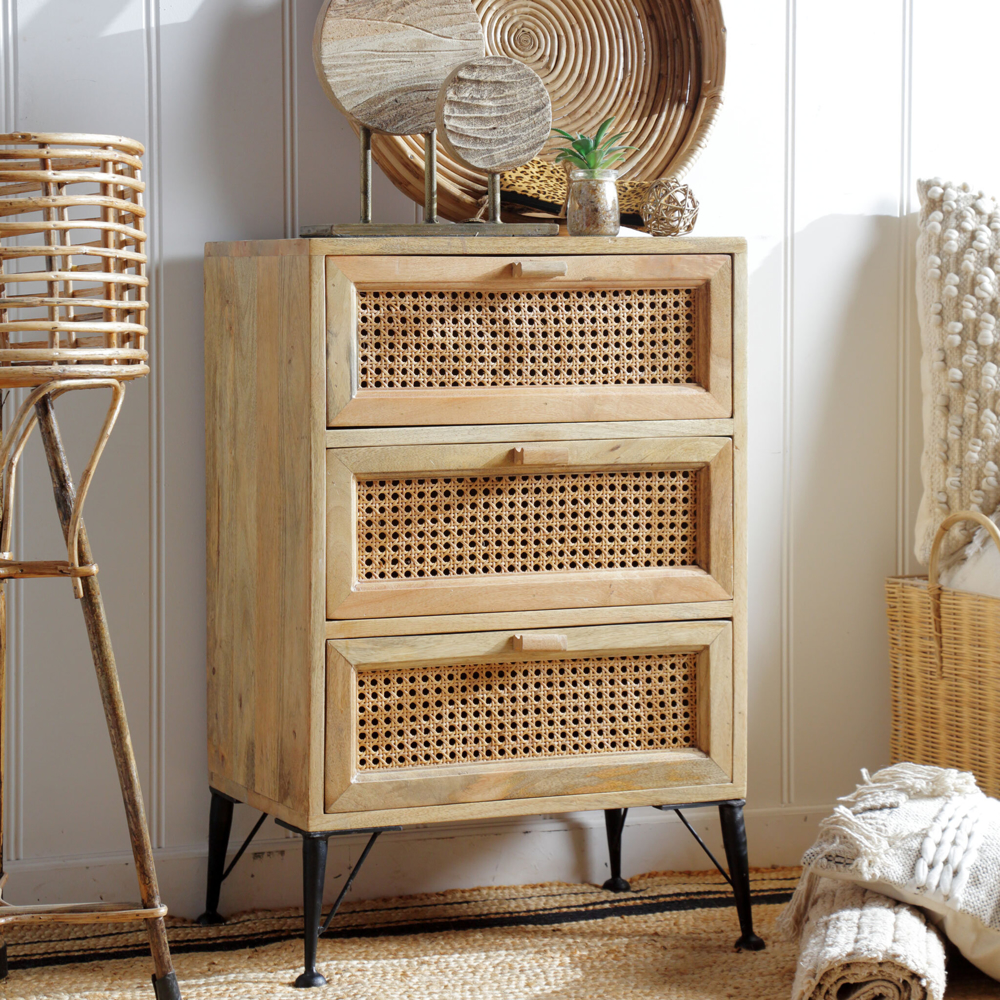 Picture of 3 drawers chest