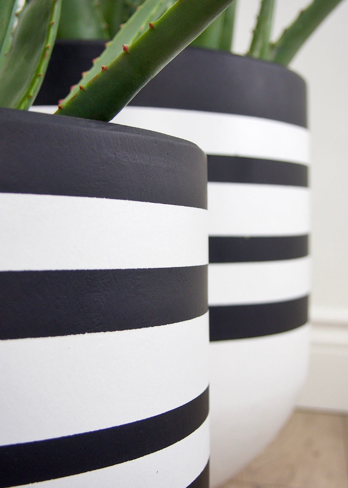 Picture of 12 Inch Stripe Pot