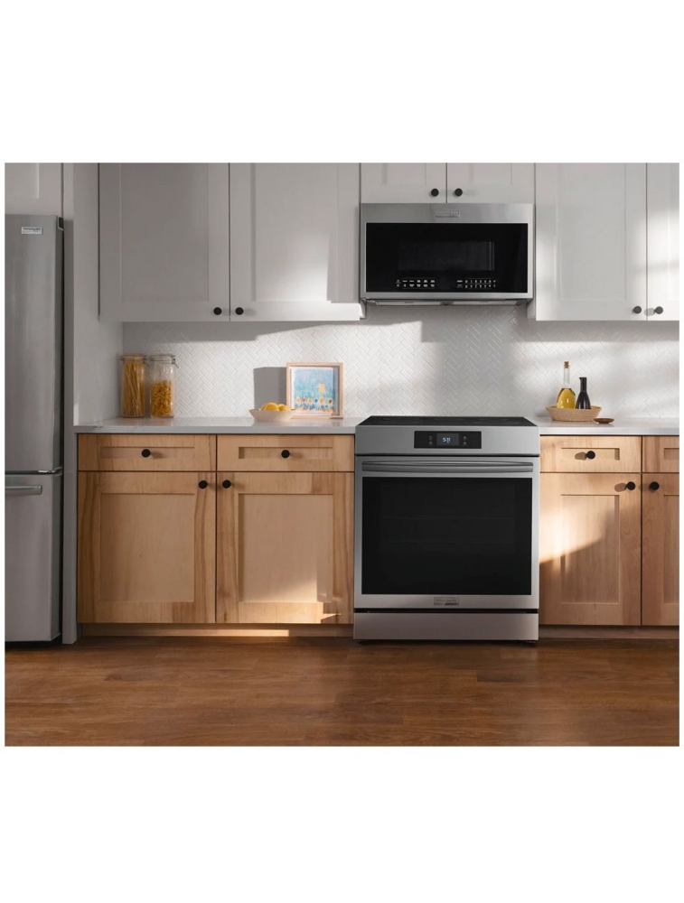 Cuisinière à induction encastrable 30 po. 6,2 pi³ avec convection totale Frigidaire Gallery GCFI306CBF