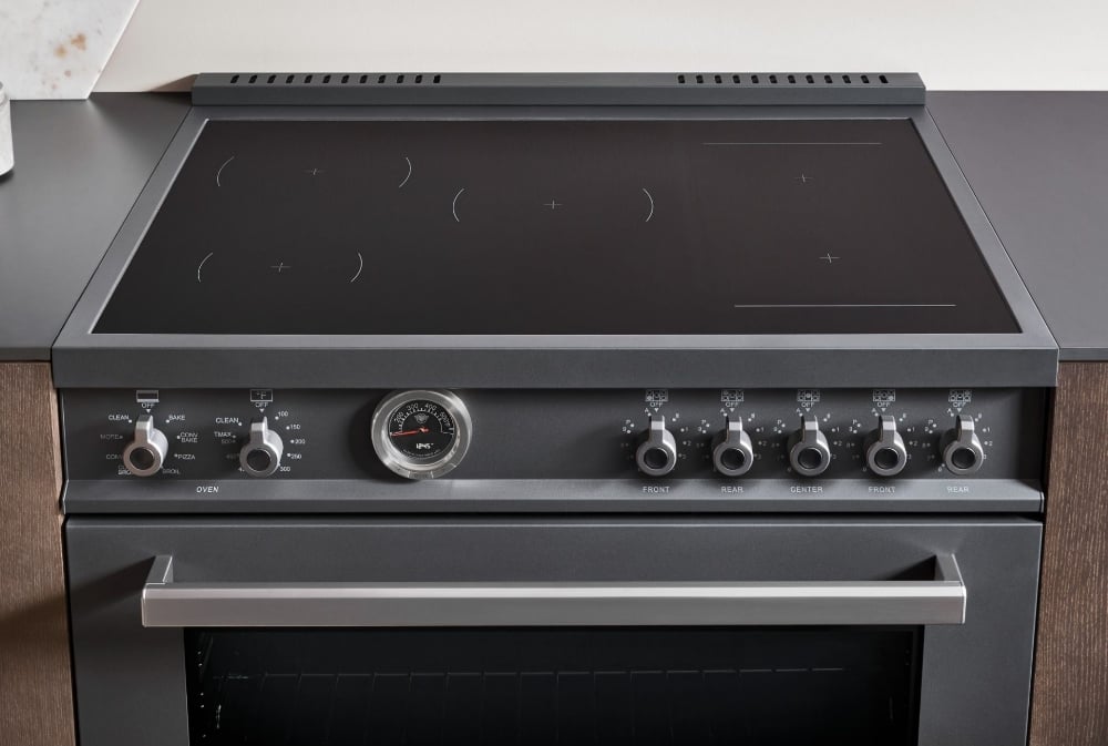 Cuisinière à induction autoportante 36 po. 5,7 pi³ avec convection Bertazzoni PRO365ICFEPCAT