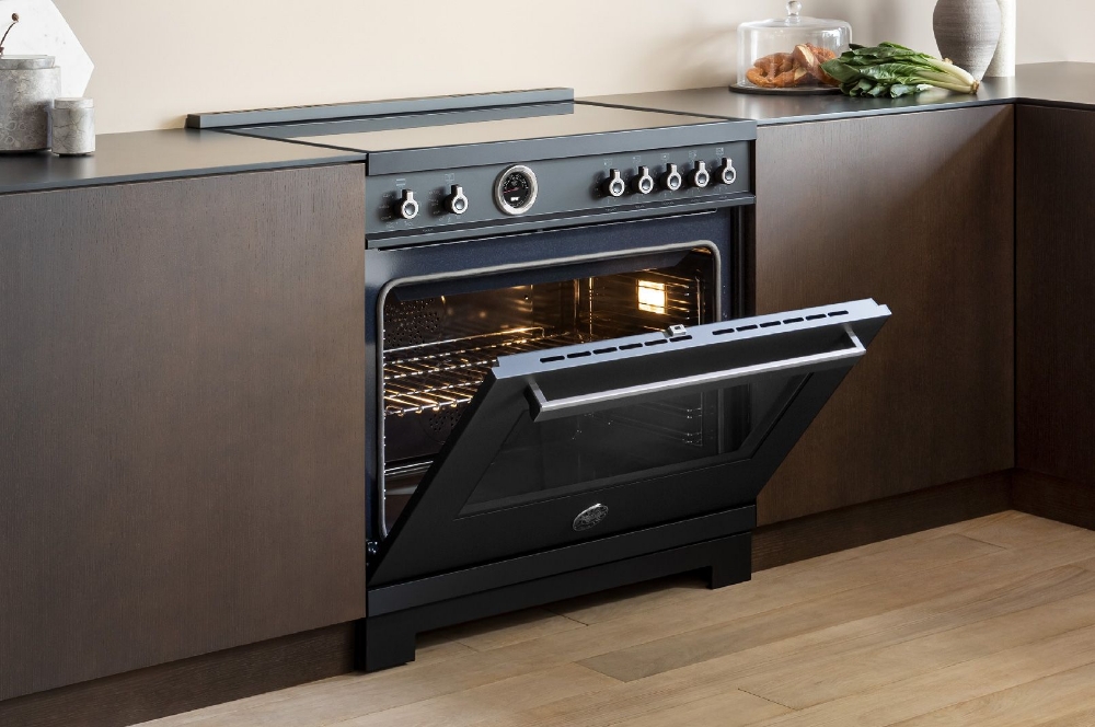 Cuisinière à induction autoportante 36 po. 5,7 pi³ avec convection Bertazzoni PRO365ICFEPCAT