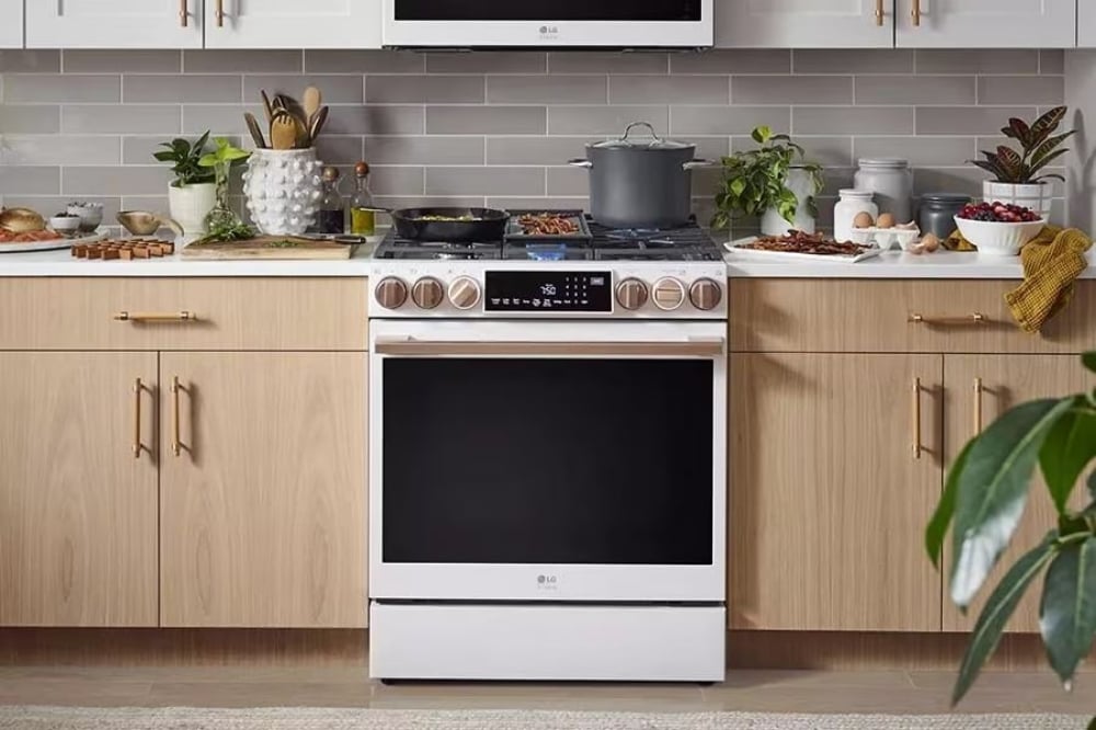 Cuisinière au gaz encastrable 30 po. 6,3 pi³ avec InstaView® LG Studio LSGS6338N